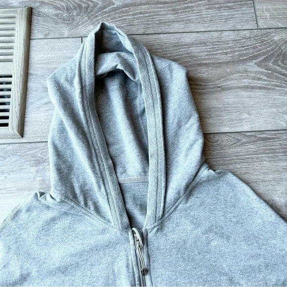 Lululemon Minimal Full  Zip Hoodie in Grey - Picture 5 of 14